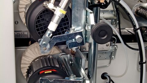 Полировальный агрегат для кромкооблицовочного станка ACCURA Полировка до зеркального блеска; для полной завершающей обработки